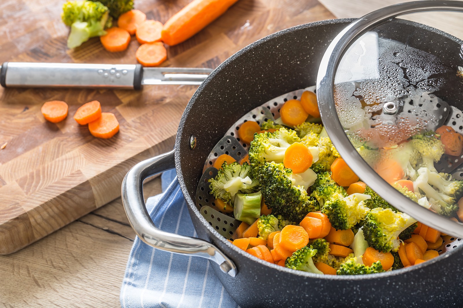 hot-sauce-on-steamed-vegetables